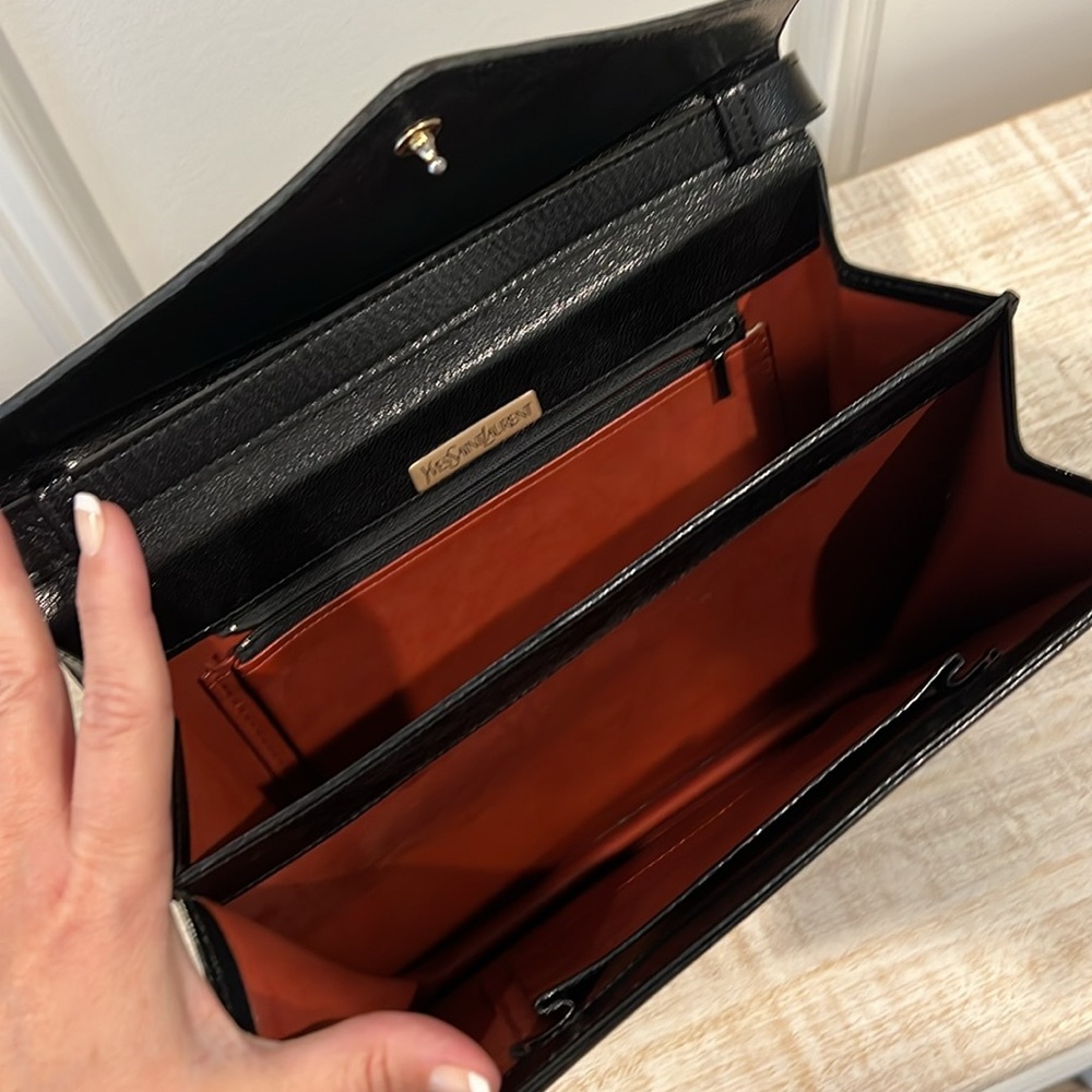 YSL Yves Saint Laurent Black Leather Envelope Shoulder Bag Clutch EUC 🖤 - Picture 9 of 14